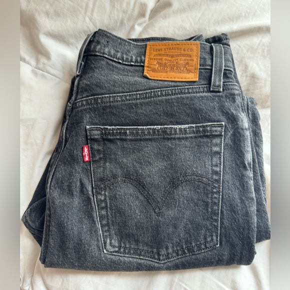 Levi’s Ribcage Straight Jean in size 28 - Picture 2 of 5